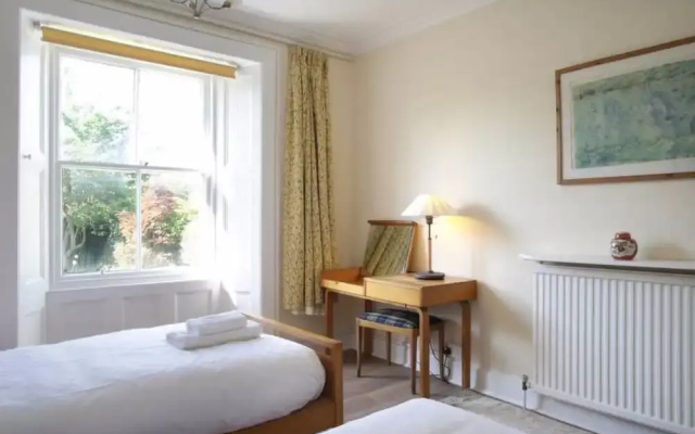 3 Bedroom Apartment With Private Entrance