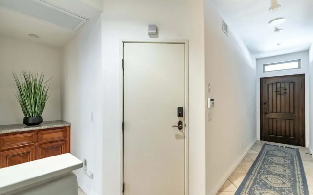 The San Diego Studio - Free Parking