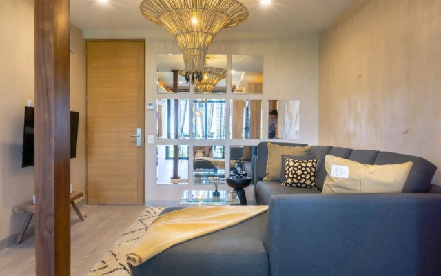 The Boat 308 2 Bedroom Condo by Redawning