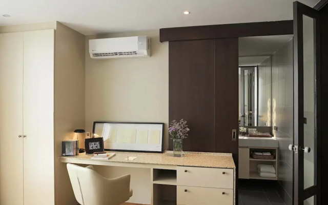 Balcony Courtyard Hotel & Serviced Apartment