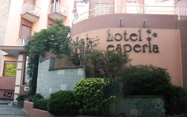 Hotel Esperia вид на фасад