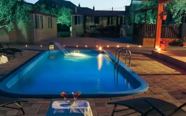 Enticing Mobile Home in Pakoštane With Swimming Pool