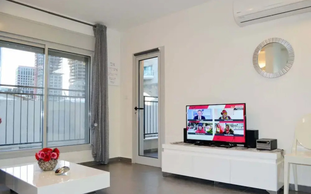 Classic 1BR in City Center near Beach by FeelHome