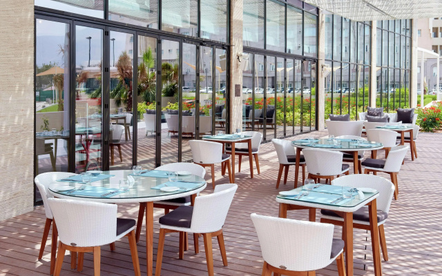 Отель Hilton Garden Inn Muscat Al Khuwair