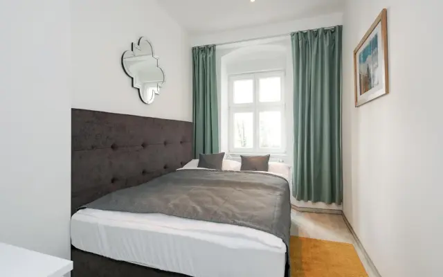 4 Personen Altbau nahe Kurfürstendamm