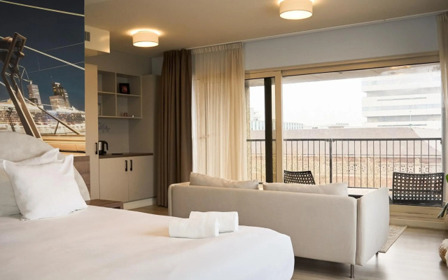 Rotterdam Teleport Hotel
