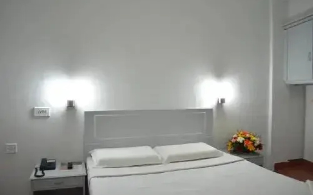 Edassery Cokkers Tower Hotel