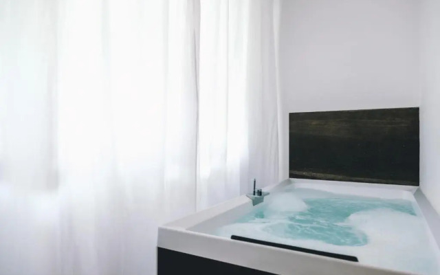 Eveline 2 - Piscina Privata o Jacuzzi