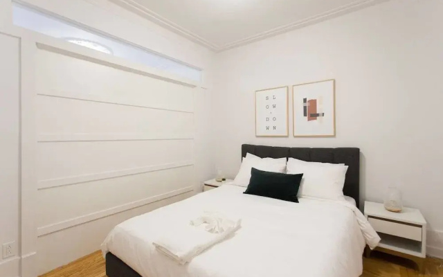 Charming Montreal 3 bdr Apartment Next to Subway