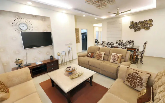 Golden Oak by Redolivenr. DLF Golf Course3bhk