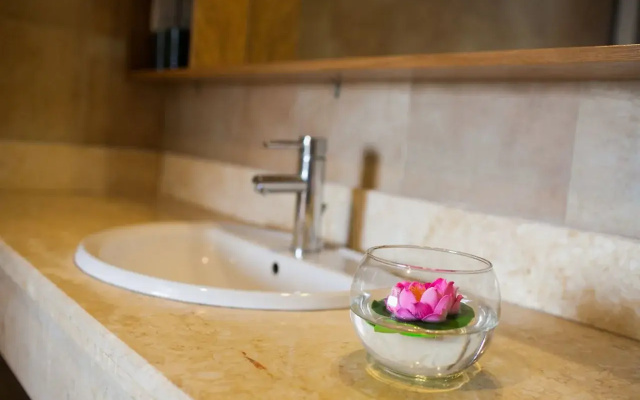 Merin City Suites