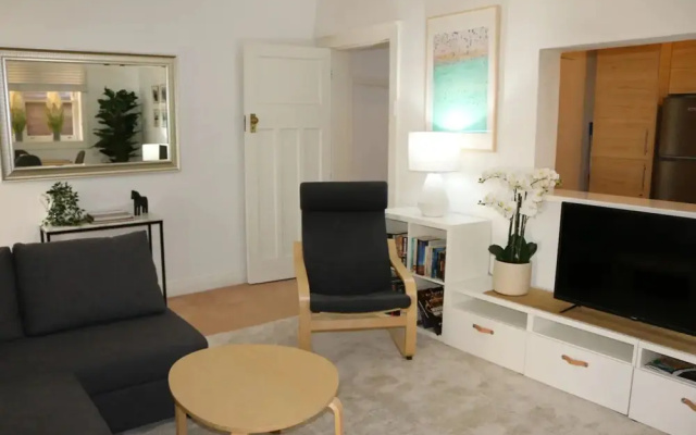 Luxury Double Bay Flat by Harbour Pool