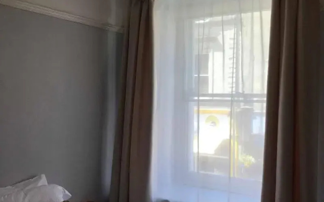 8 Owls B&B