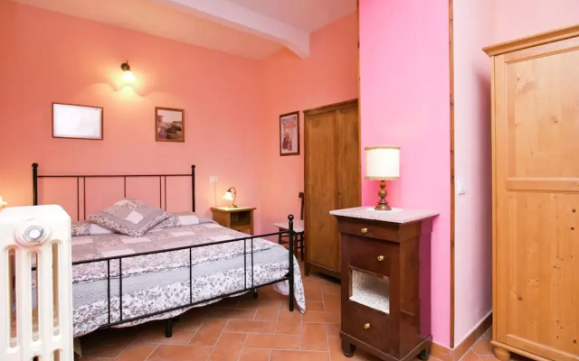Homely Mansion in Isola Superiore near Lake