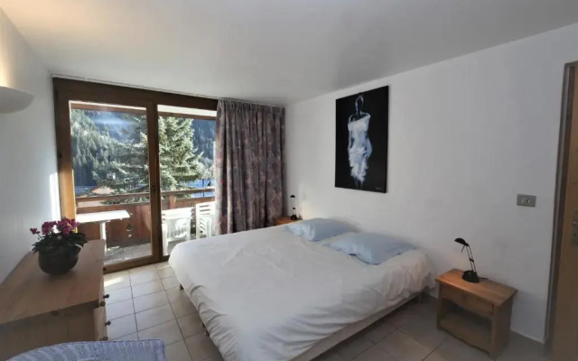Apartment Ecureuil 200m - Living room with fireplace