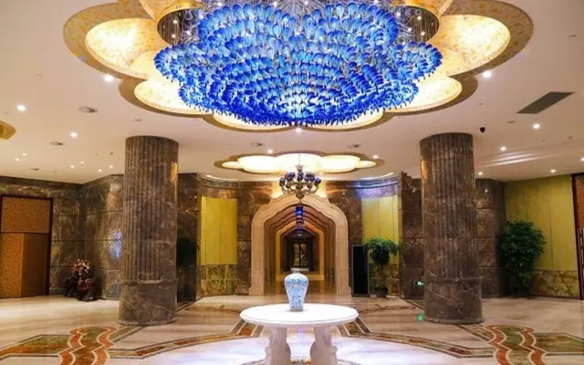 Royal Seaside Resort Hotel