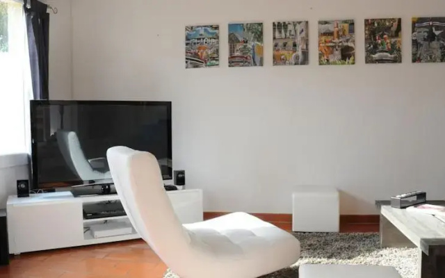 Une Maison Aux Baux
