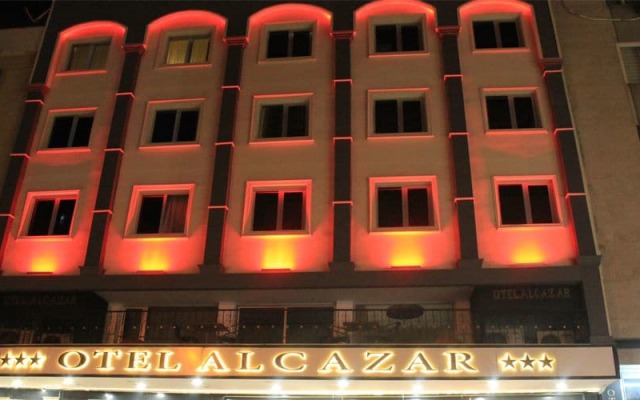 Otel Alcazar Турция, Кахраманмарас - отзывы, цены и фото номеров - забронировать отель Otel Alcazar онлайн вид на фасад