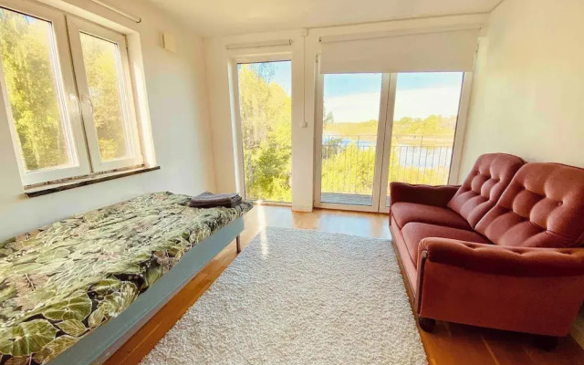 Bjurvik's Villa - Flat 1 - Business Customers Only