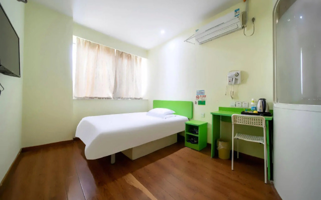 Shanghai Haiyou Hotel (Fengxian Huancheng East Road Subway Station)