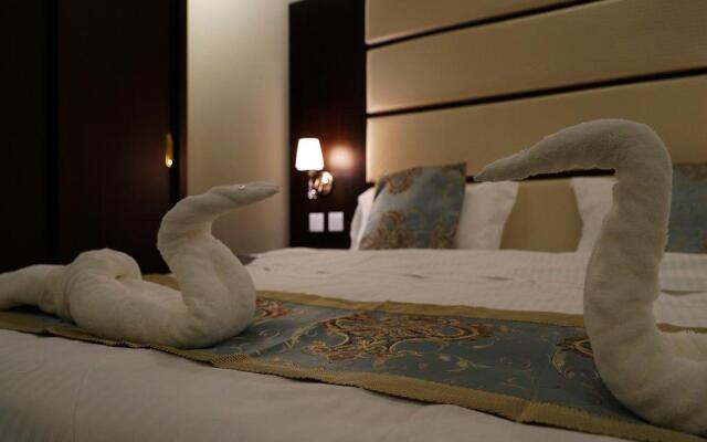 Areen Palace Hotel - Al Madina Road in Jeddah, Saudi Arabia from 145$, photos, reviews - zenhotels.com guestroom