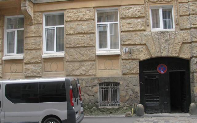 Гостиница Хостел Колибри Украина, Львов - 1 отзыв об отеле, цены и фото номеров - забронировать гостиницу Хостел Колибри онлайн вид на фасад