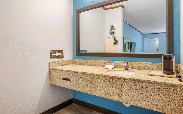 Days Inn by Wyndham Foley - North Gulf Shores