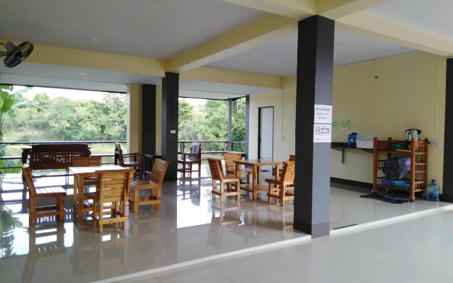 Thanakit Hotel