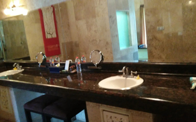 Royal Pool Villa Club