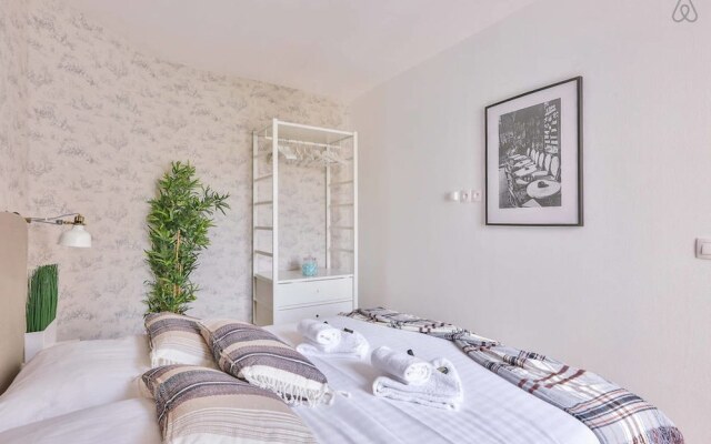 Апартаменты Family Apartment in Buttes Chaumont Париж