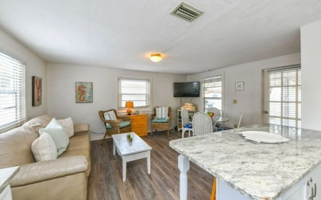 Avenue F #54471 - 1 Br Home