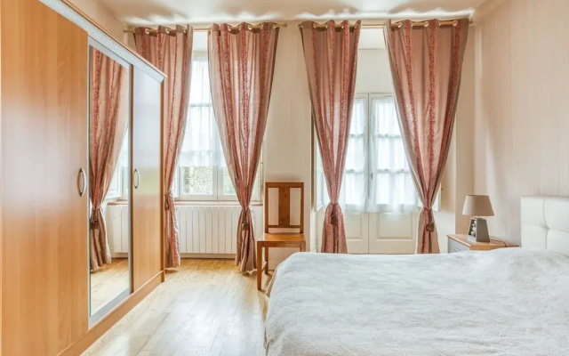 Dreamy Holiday Home in Saint-james With Private Garden