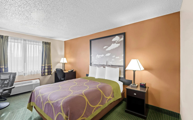 Super 8 by Wyndham Jefferson