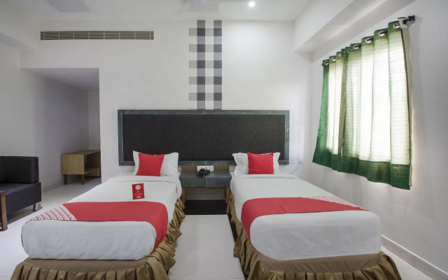 OYO 10139 Hotel Palak Residency