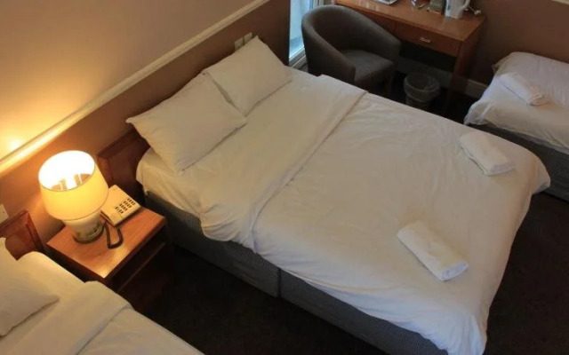 Pines Hotel Luton Airport