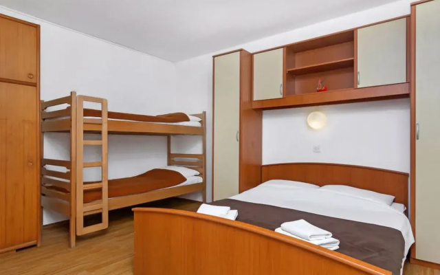 Apartment Cico Hvar/Pokrivenik 19132