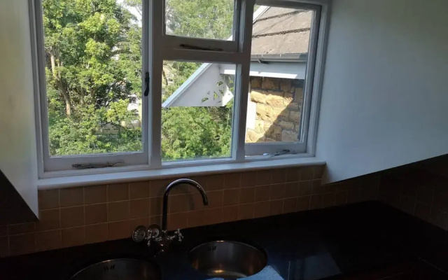 Spacious and Homely 3 Bedroom Clifton Flat