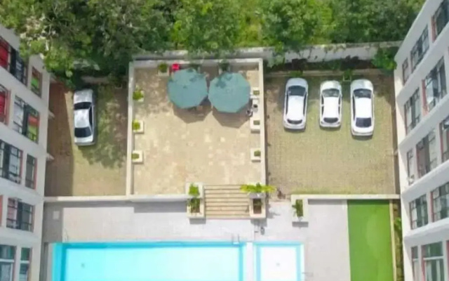 Lux Suites Laiser Place by Tsavo Rongai