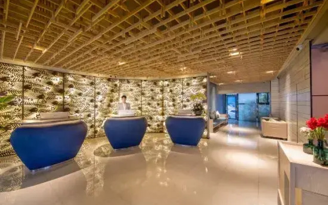 Lizi Hotel