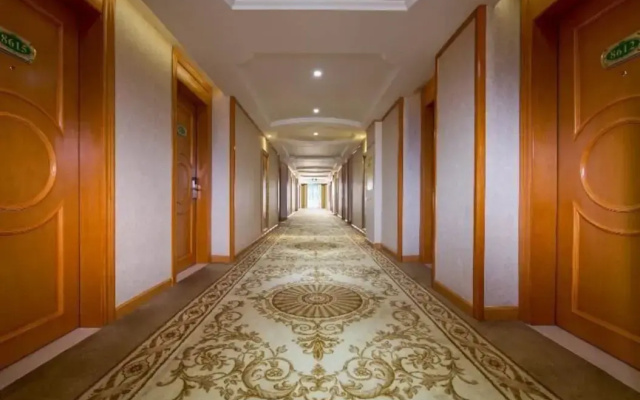 Vienna Hotel (Guangzhou Huawei R&D Center Songnan Branch)