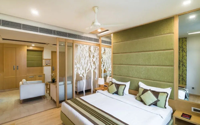 Xenious LN Courtyard Hotel