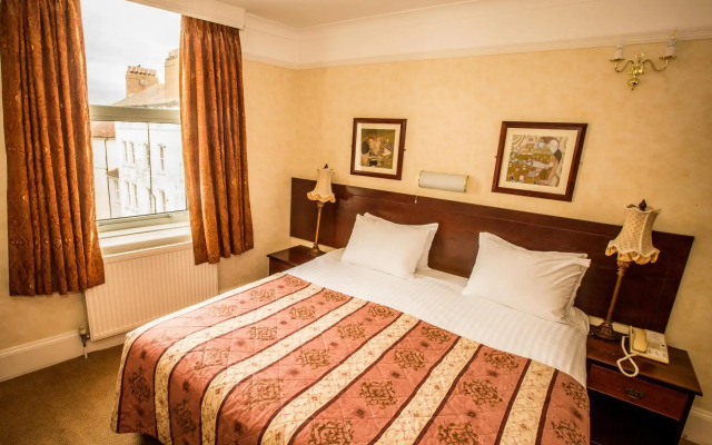 Queens Hotel