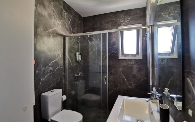 Naxou Modern Residence Staycom