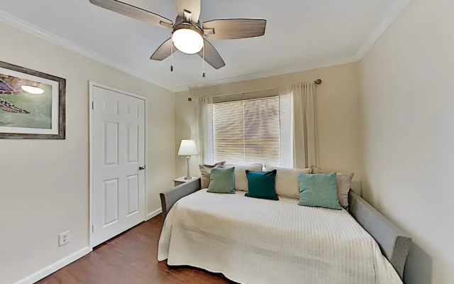 2399chat 4 Bedroom Home
