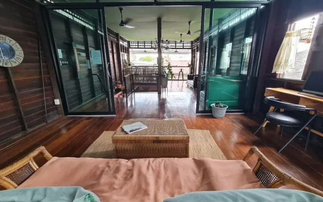Non House Hostel