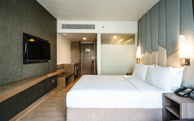 Holiday Inn Express Bangkok Sukhumvit 11 by IHG