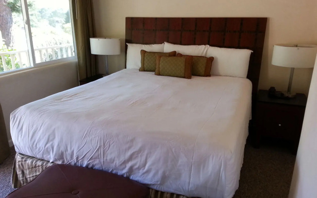 Vendange Carmel Inn & Suites