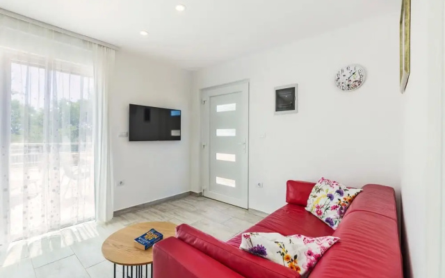 Awesome Home in Peroj With Wifi and 2 Bedrooms