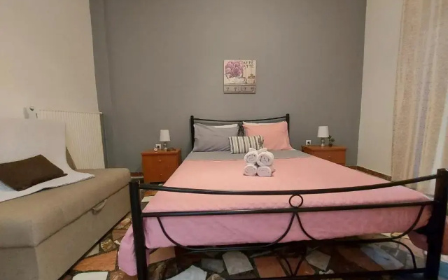 Niki Thalia Viros Apartment No1