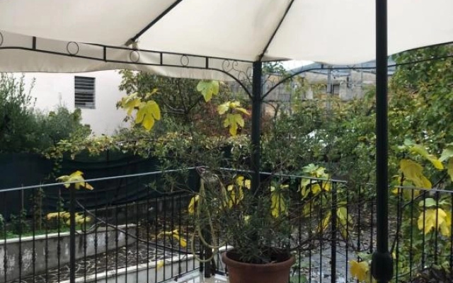 Lory’s residence